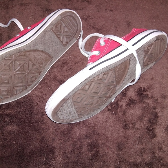 Red Low Top Converses - Picture 4 of 6